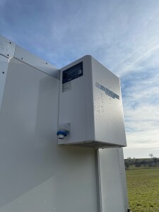 Kühlanhänger wm meyer Vollisolation AZKF 1325/145 · 1.300 kg, 245×145 cm