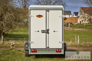 Böckmann Kofferanhänger KT 3015/27 H mit Seitentür · 2.700 kg