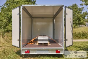 Kofferanhänger Henra GP 503×222×220 Seitentür + Hecktüren · 3.500 kg, 503×222 cm – sofort ab Lager